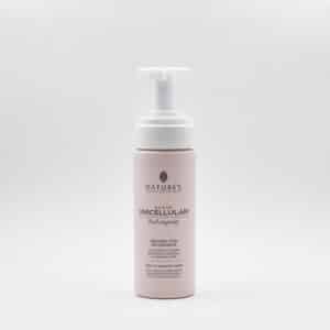 Mousse viso detergente, detersione delicata e profonda